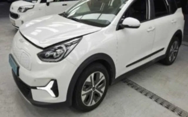니로PHEV 중고차 니로 플러스 EV 어스 매물 사진 1 - 2022/10 175,835km